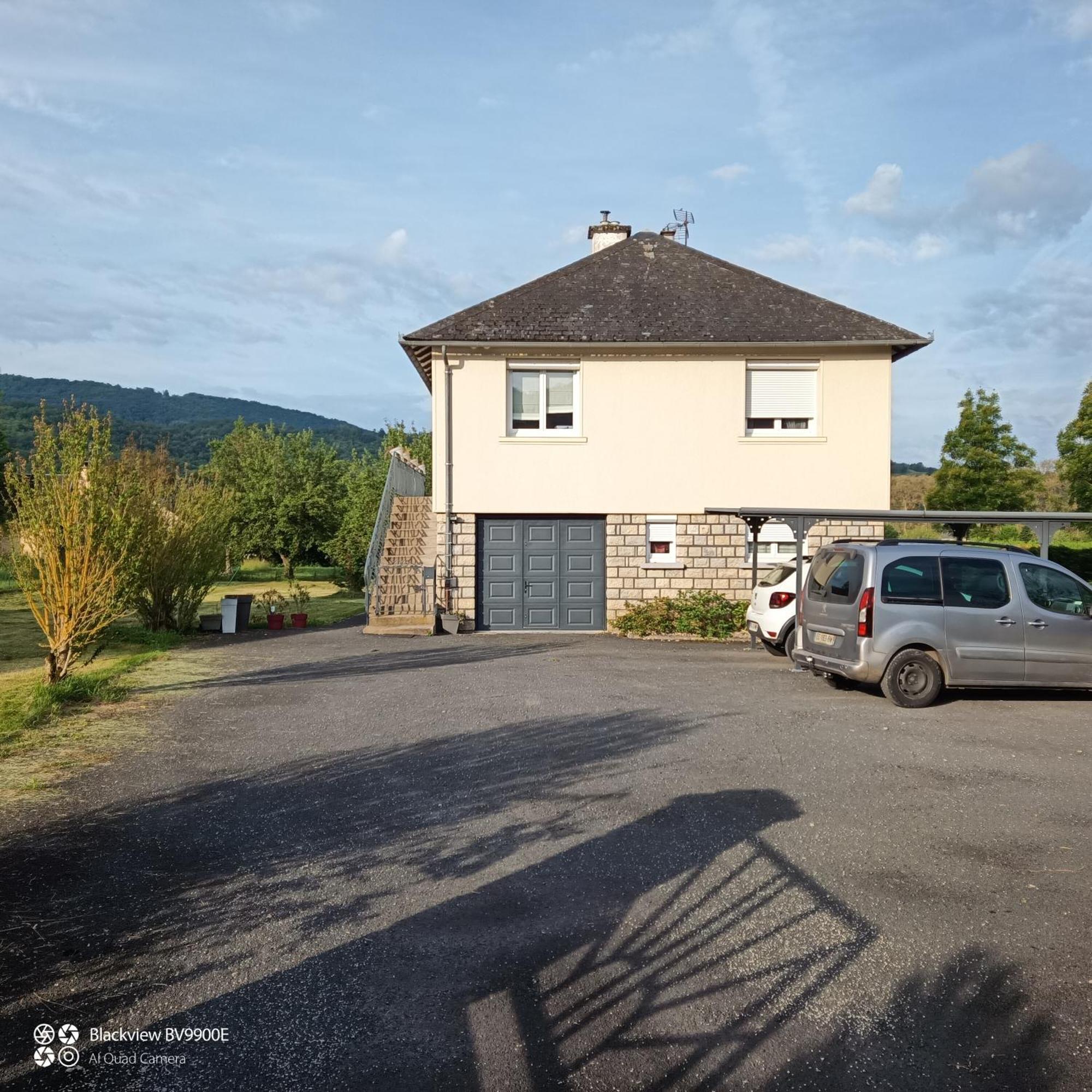 La Clematite D'Olt Apartment Saint-Côme-dʼOlt Екстериор снимка