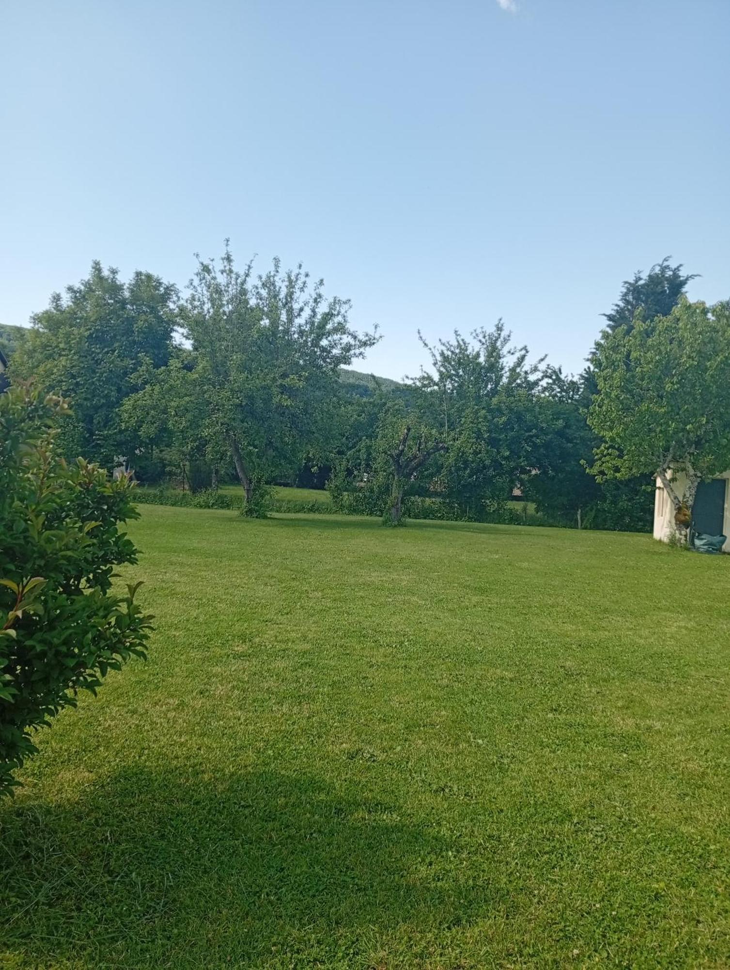 La Clematite D'Olt Apartment Saint-Côme-dʼOlt Екстериор снимка